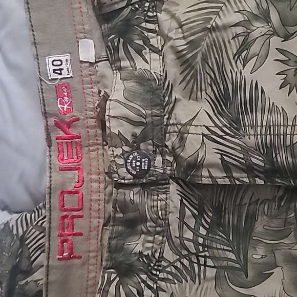 Men's shorts - Picture 2 of 6